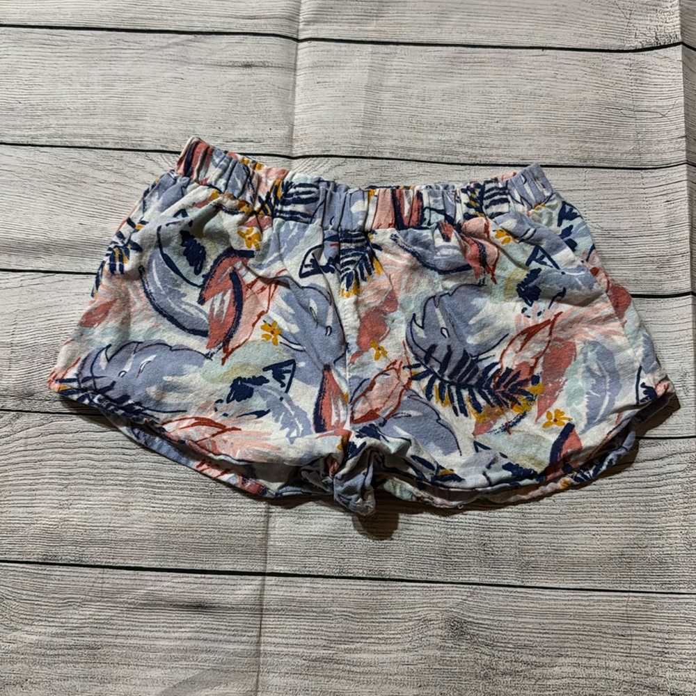 Vince Camuto Patterned Shorts size 7